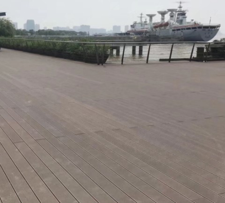 江陰船廠江景平臺(tái)翻修項(xiàng)目